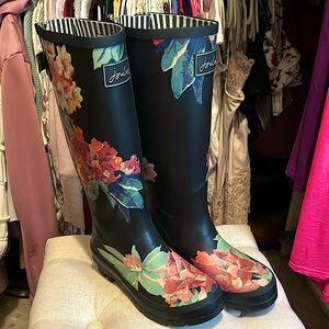 JOULES Beautiful Floral Rain Boots size 6